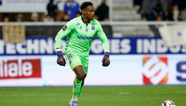 Donovan Léon tỏa sáng, giúp Auxerre cầm hòa PSG không bàn thắng