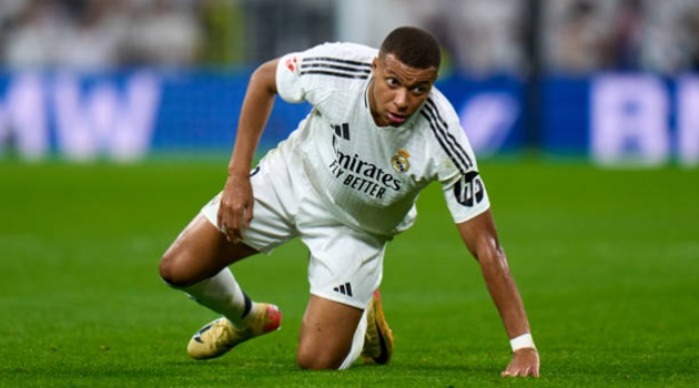 Mbappe Đối Mặt Sóng Gió Nghiêm Trọng tại Real Madrid Áp Lực Sân Cỏ và Lùm Xùm Ngoài Sân Bóng