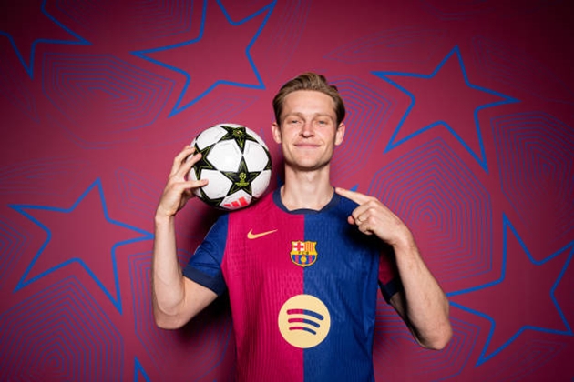 Barcelona cân nhắc khả năng ra sân của De Jong trước Young Boys