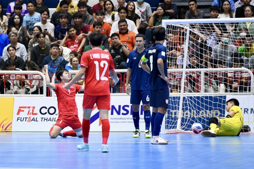 ĐT Futsal Việt Nam Xuất Sắc Đánh Bại Thái Lan, Nhận Thưởng Nóng 400 Triệu Đồng