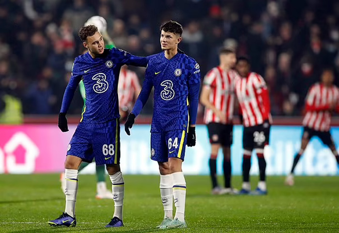 Harvey Vale, Jude Soonsup-Bell và Xavier Simons