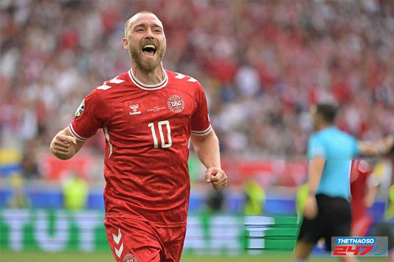 Eriksen mở tỷ số cho Đan Mạch bằng bàn thắng cực kỳ đẹp mắt