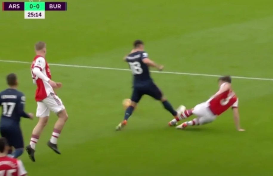 Arsenal hòa là do trọng tài