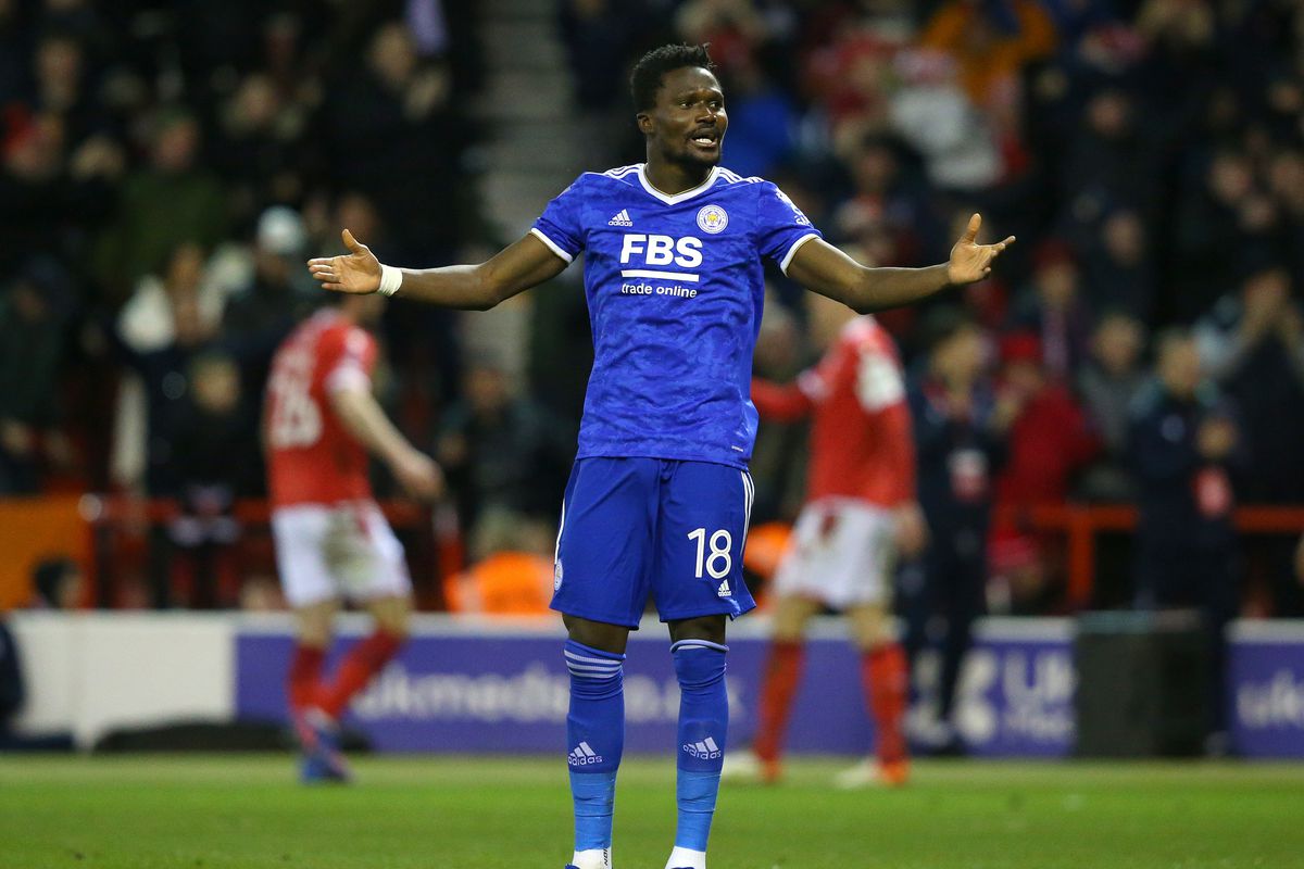 Fan Leicester City bạo loạn sau trận thua trước Nottingham