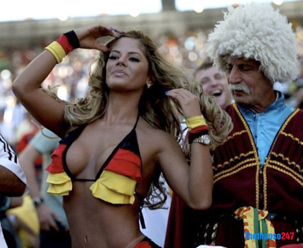 Fan nữ World Cup