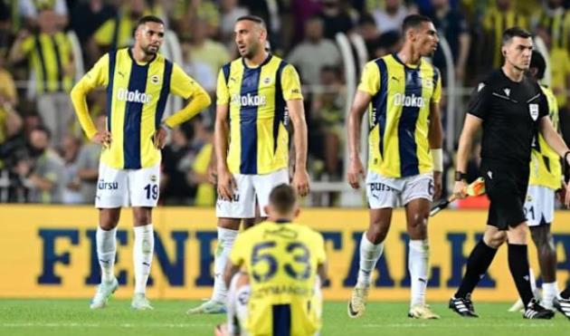 Khởi đầu mờ nhạt của Mourinho cùng Fenerbahce Kỳ vọng lớn nhưng thành quả vẫn khiêm tốn