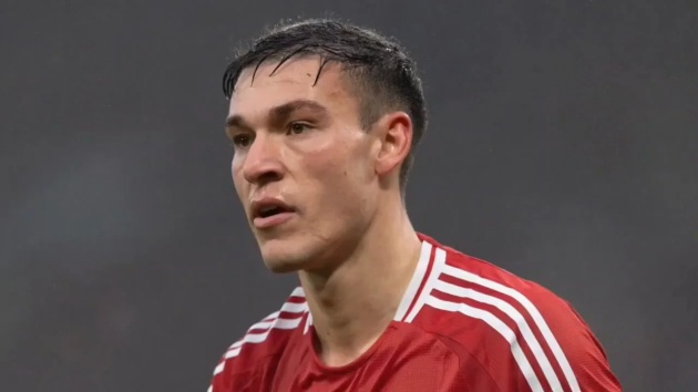 Manuel Ugarte Ngôi sao tỏa sáng tại Manchester United