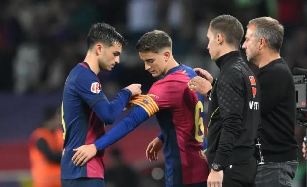 Gavi trở lại Barca với đầy cảm xúc, vinh dự đeo băng đội trưởng