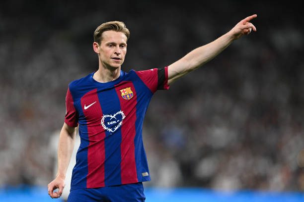 Những thách thức trong việc gia hạn hợp đồng với De Jong và Araujo Kìm kẹp tương lai Barcelona