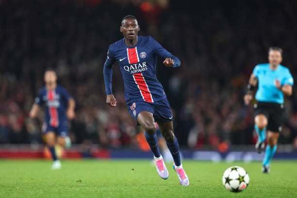 Kolo Muani Đối Mặt với Khó Khăn Ở Paris Saint-Germain và Đội Tuyển Pháp