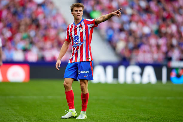 Enzo Fernandez hay Pablo Barrios Ai Sẽ Là Trái Tim Trong Tương Lai Của Tuyến Giữa Chelsea?