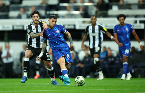 Enzo Fernandez hay Pablo Barrios Ai Sẽ Là Trái Tim Trong Tương Lai Của Tuyến Giữa Chelsea?