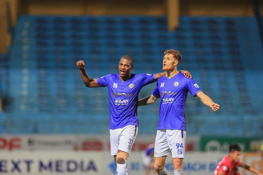 ha-guc-sai-gon-fc-tren-san-nha-clb-ha-noi-