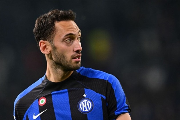 Hakan Calhanoglu Sự thay thế lý tưởng cho Manchester City trong bối cảnh Rodri sắp rời đi
