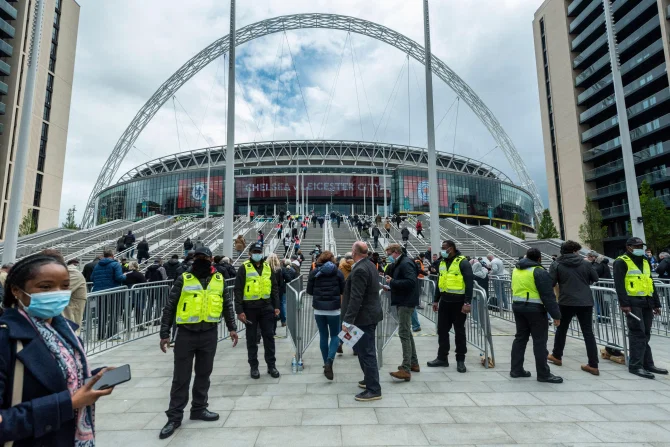 Khán giả la ó vì không có vé xem Euro 2020