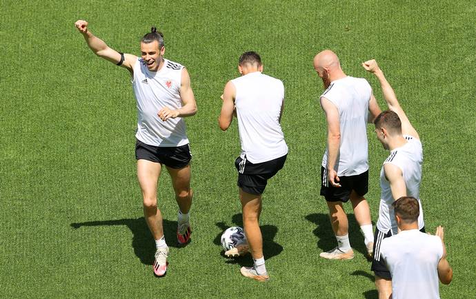 Đội tuyển Wales tập luyện Đội tuyển Wales tập luyện