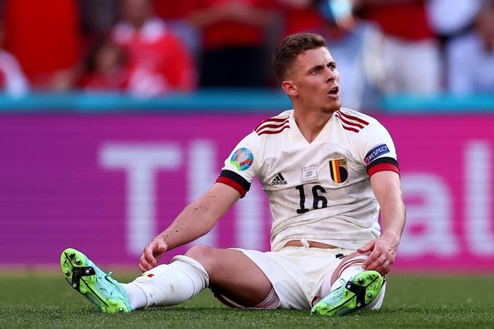 Thorgan Hazard dính chấn thương