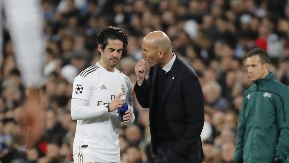 HLV Zidane tiếc nuối khi không trao cơ hội cho Isco để thể hiện bản thân trên sân cỏ 