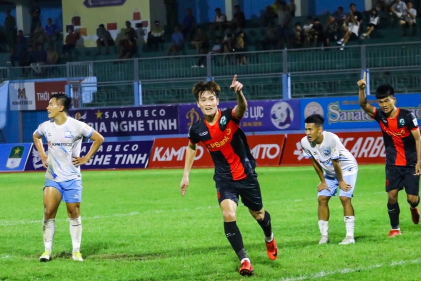 Hoàng Đức Tỏa Sáng, Ninh Bình Giành Chiến Thắng Kịch Tính