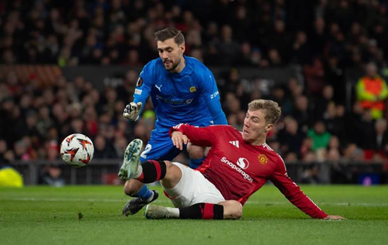 Sao trẻ Man Utd bùng nổ, fan đòi giải nghệ mục tiêu 70 triệu bảng