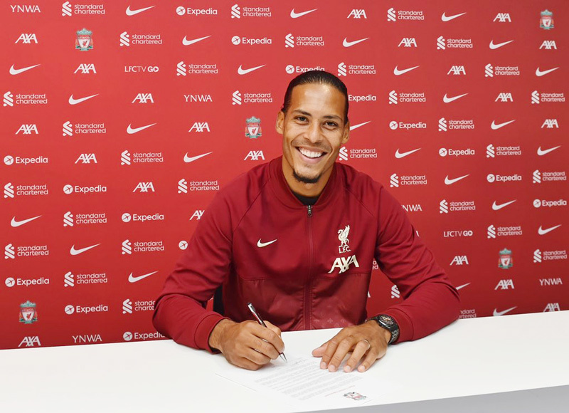 Liverpool gia hạn hợp đồng với Van Dijk