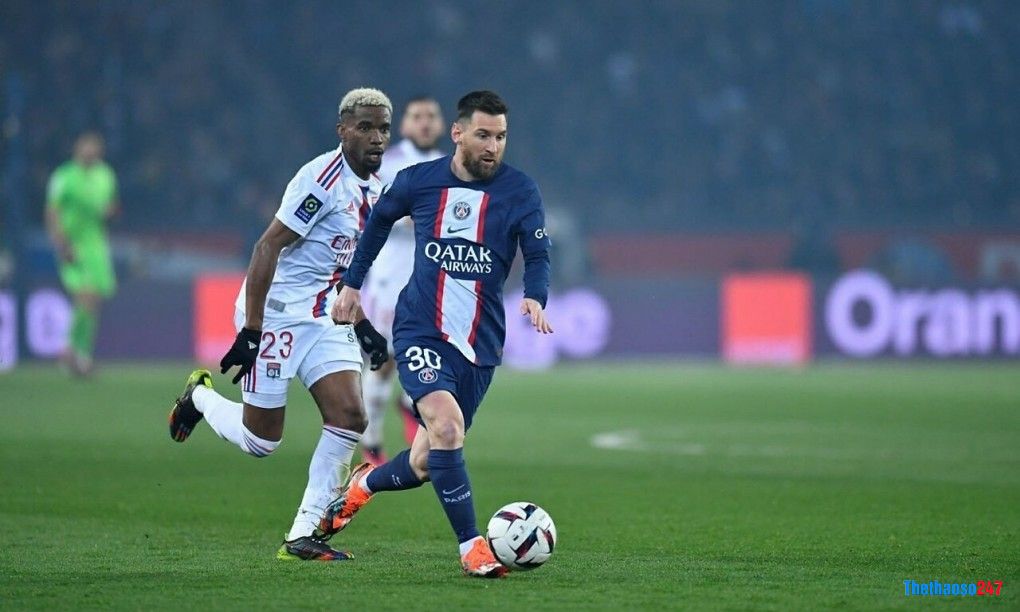 Huyền thoại người Pháp khuyên Messi trở về Barca