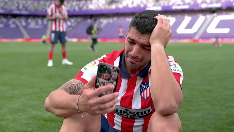 Suarez xúc động gọi cho gia đình ngay sau khi Atletico vô địch