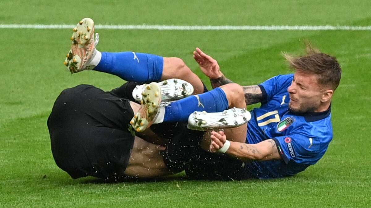 Immobile vào bóng “hết ga” trước thủ môn Bachmann  Immobile vào bóng “hết ga” trước thủ môn Bachmann
