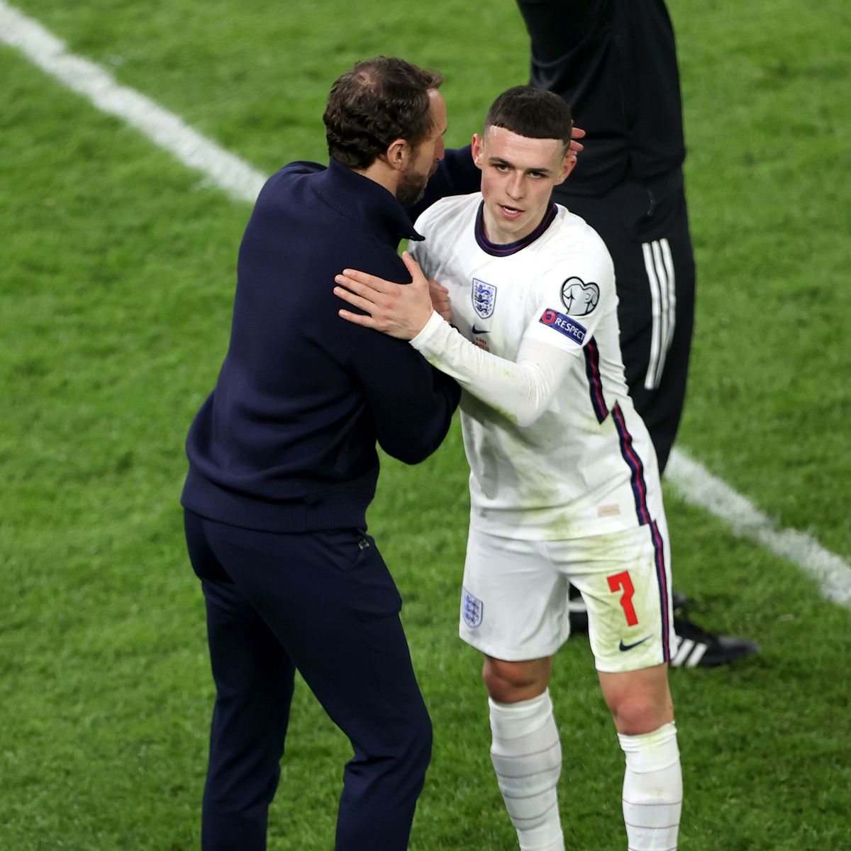 Gareth đã dành rất nhiều thời gian cho Foden sau sự cố ở Iceland