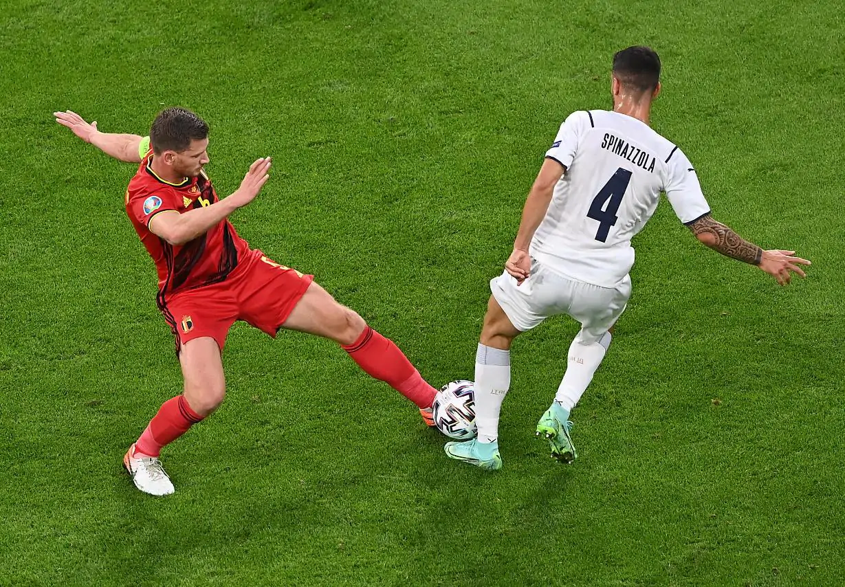 Spinazzola trở thành điểm chủ chốt cung cấp các đường chuyền tạo cơ hội Spinazzola trở thành điểm chủ chốt cung cấp các đường chuyền tạo cơ hội