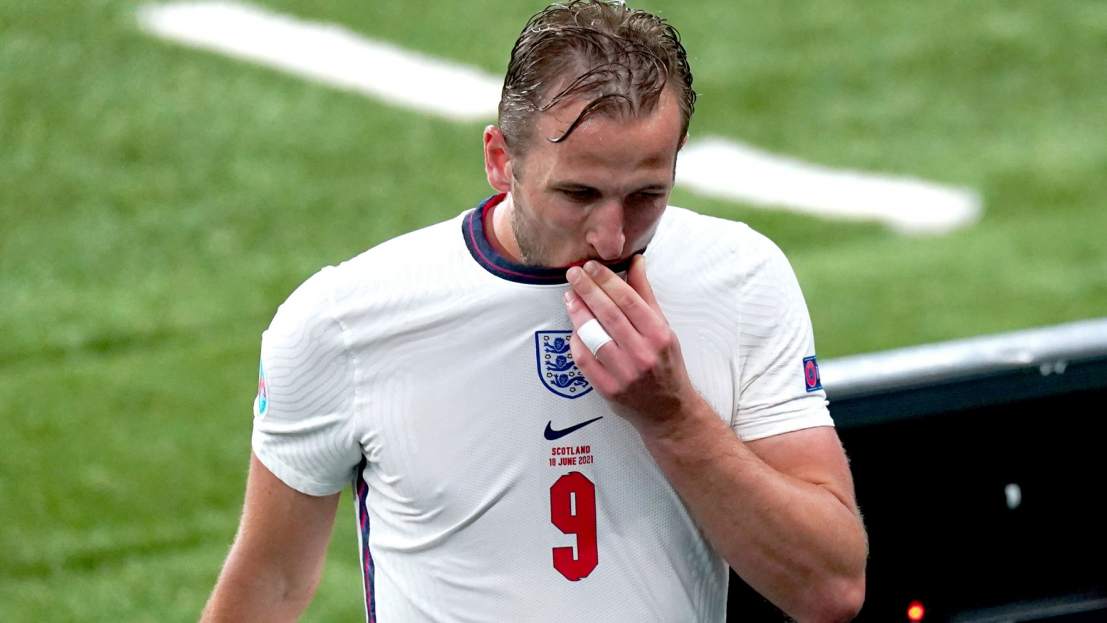 Harry Kane muốn cùng bóng đá trở về nhà để đoàn tụ với gia đình sau Euro 2020 Harry Kane muốn cùng bóng đá trở về nhà để đoàn tụ với gia đình sau Euro 2020
