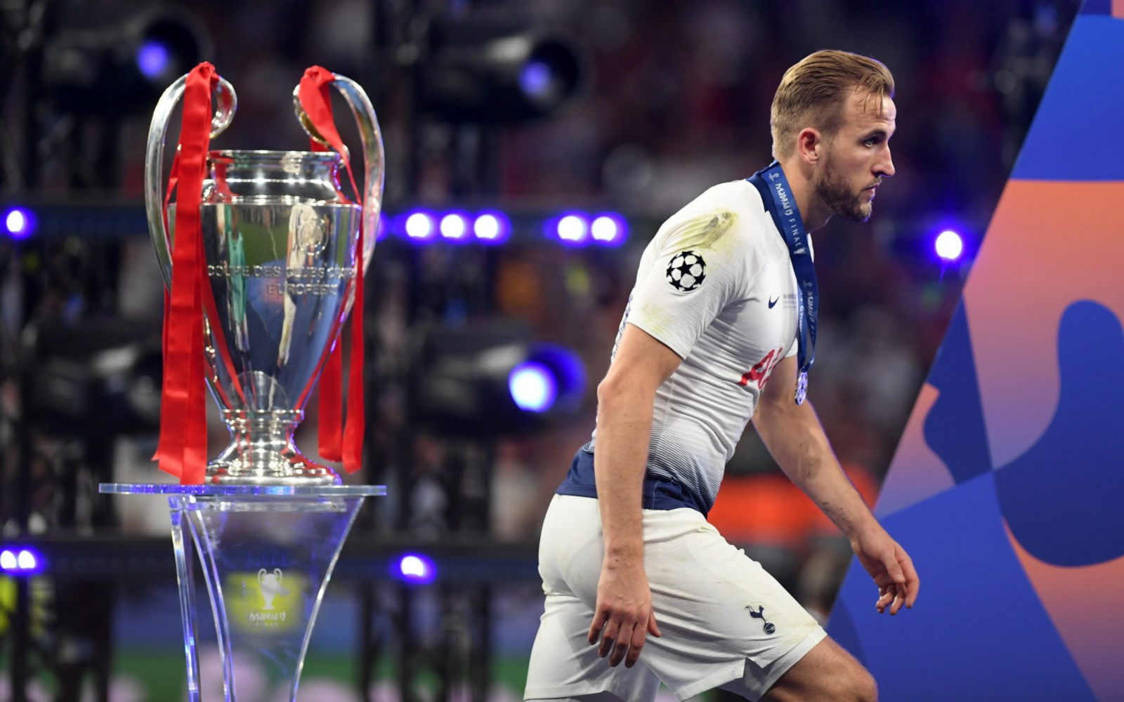 Harry Kane muốn cùng bóng đá trở về nhà để đoàn tụ với gia đình sau Euro 2020 Harry Kane muốn cùng bóng đá trở về nhà để đoàn tụ với gia đình sau Euro 2020