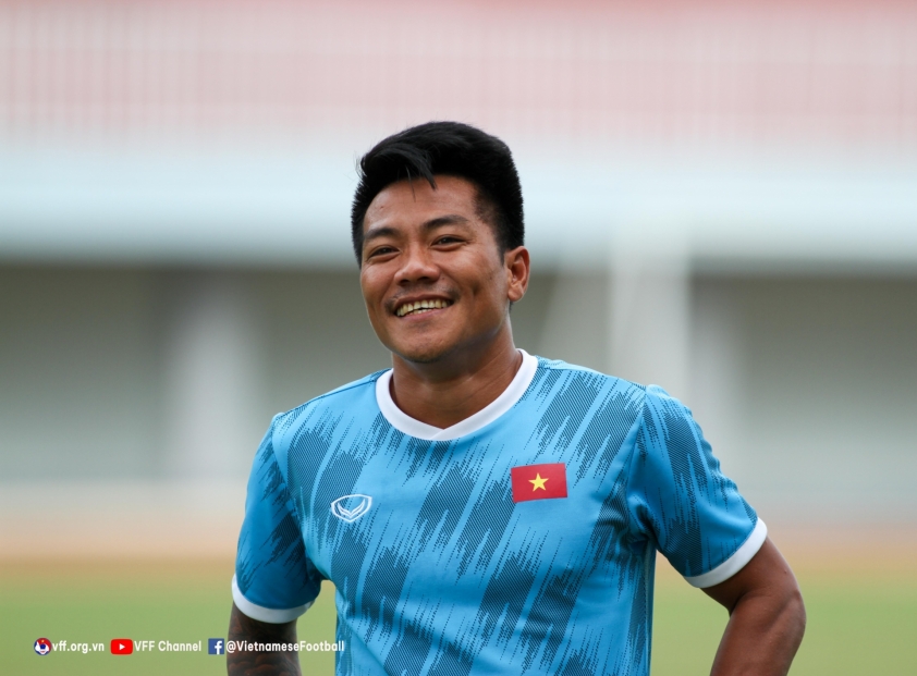 Cựu danh thủ Nguyễn Quang Hải hoàn thành khóa đào tạo HLV chứng chỉ B/AFC/VFF