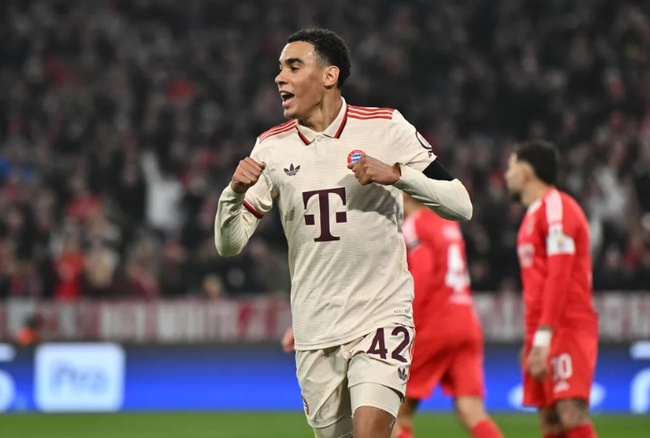 Jamal Musiala bị loại khỏi Top 30 Quả bóng vàng 2024 Liệu Có Công Bằng?