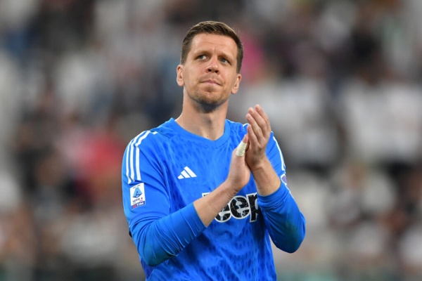 Barcelona Ký Hợp Đồng với Thủ Môn Wojciech Szczesny theo Chuyển Nhượng Tự Do