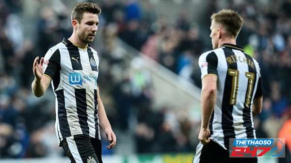 Matt Ritchie và Paul Dummett sẽ chính thức rời Newcastle sau mùa giải này