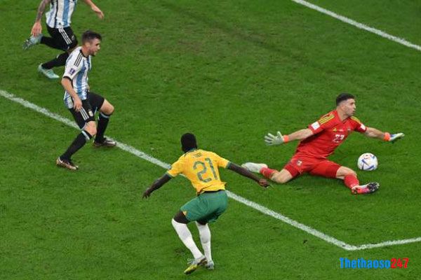 Thủ môn Emiliano Martinez cản phá xuất sắc