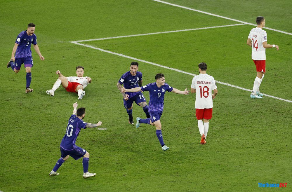 Julian Alvarez là người ấn định tỷ số 2-0