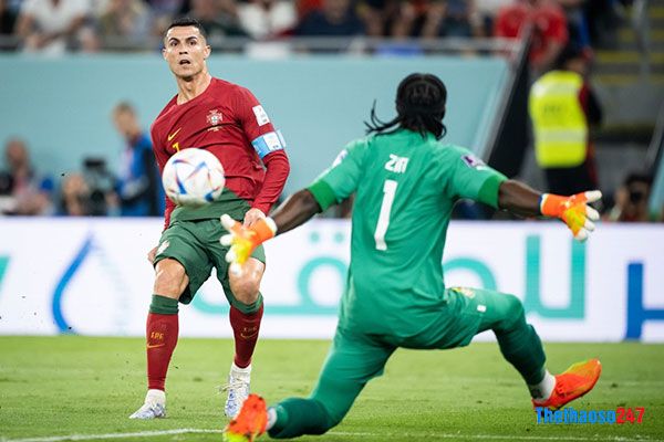 Ronaldo ghi bàn mở tỷ số trận đấu