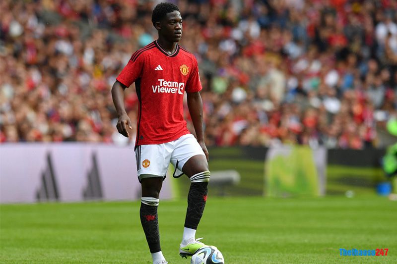 Mainoo không muốn rời Old Trafford
