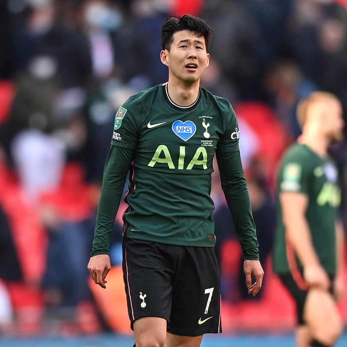 Lỡ chức vô địch, Son Heung-min bật khóc sau thất bại trước Man City