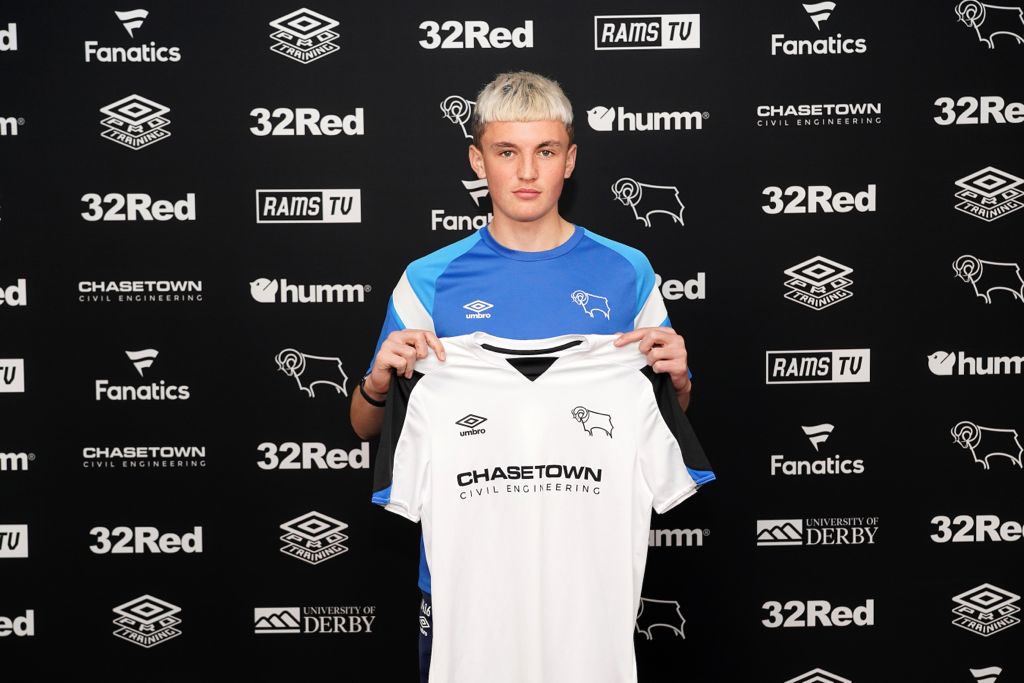 Man City vs Tottenham tranh chữ ký Jack Thompson