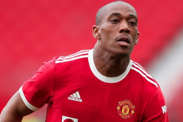 Man United không bán Martial cho Sevilla 