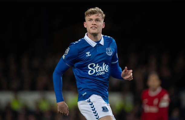 Manchester United bất ngờ rục rịch chiêu mộ trung vệ Jarrad Branthwaite