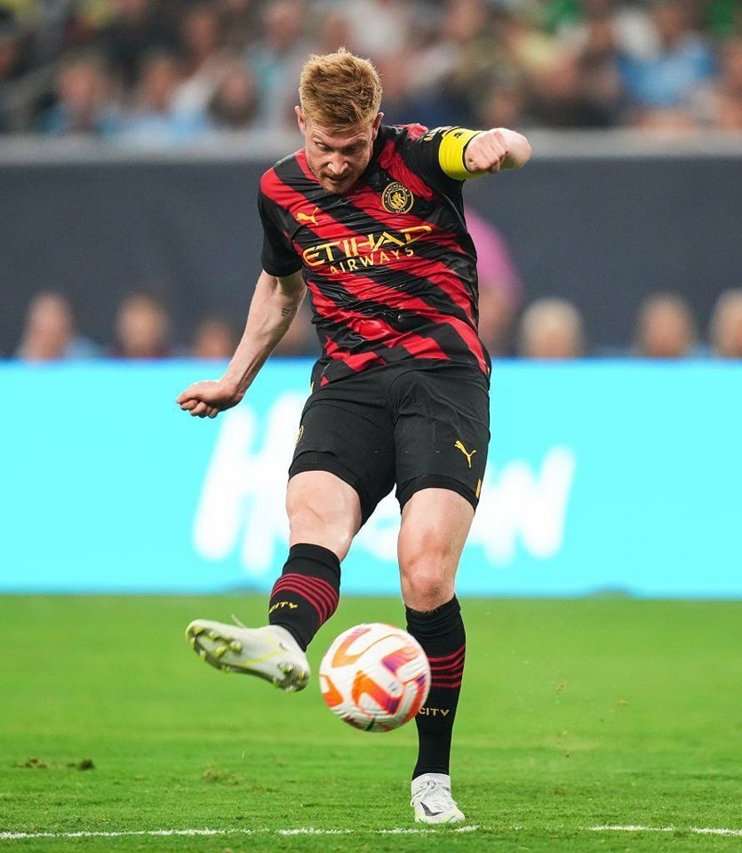 Kevin tiếp tục là hạt nhân chính trong lối chơi của Manchester City Kevin tiếp tục là hạt nhân chính trong lối chơi của Manchester City