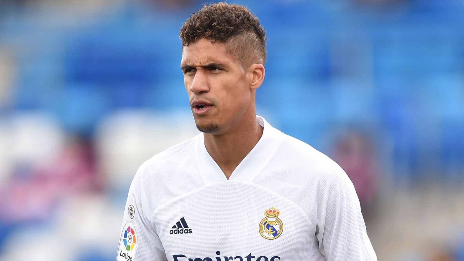Varane rời Real Madrid