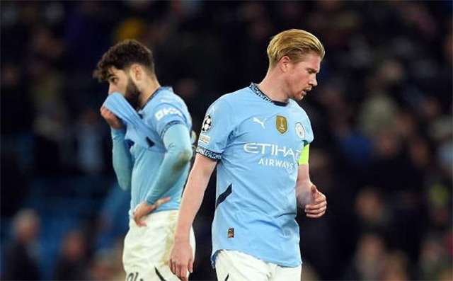 Liverpool Hứa Hẹn Thách Thức Man City Khi Đội Đương Kim Vô Địch Khủng Hoảng