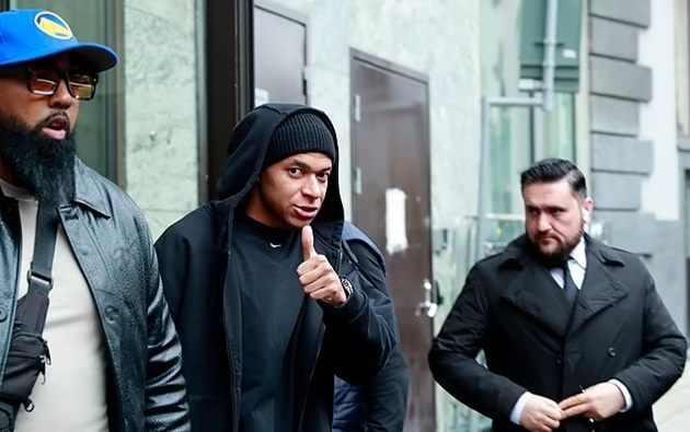Bất ổn khởi đầu của Mbappe tại Real Madrid Ồn ào, cáo buộc, và lo ngại