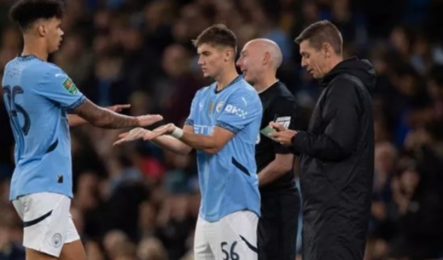 Manchester City trao cơ hội cho 