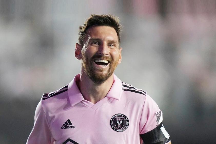 Lionel Messi và Cuộc Đua Canh Tranh Cho Giải Thưởng The Best 2024